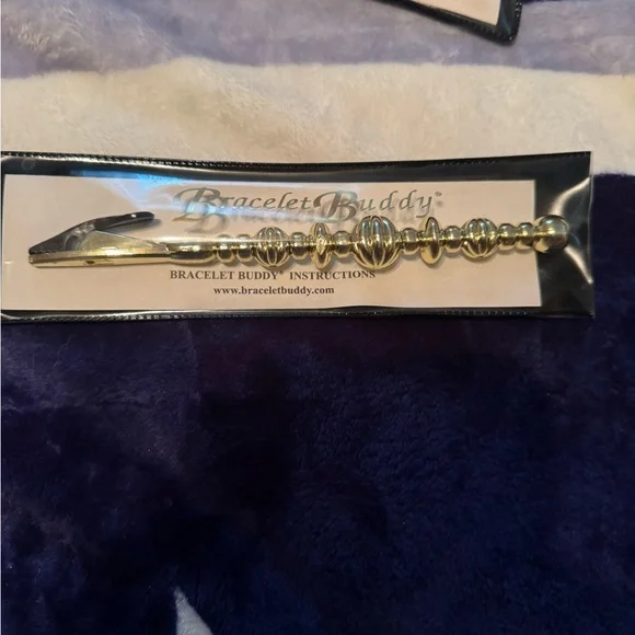Bracelet Buddy - Picture 3 of 3